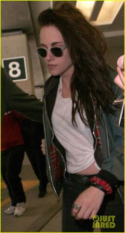 File:Rob-kristen-re-shoot-02.jpg