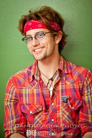 File:100Monkeys-Cutrona-low-2715-Jackson Rathbone.jpg