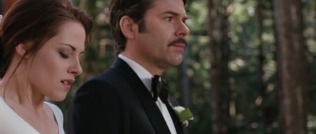 File:Bella and Charlie.jpg