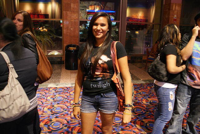 File:Twilightpremiere57.jpg