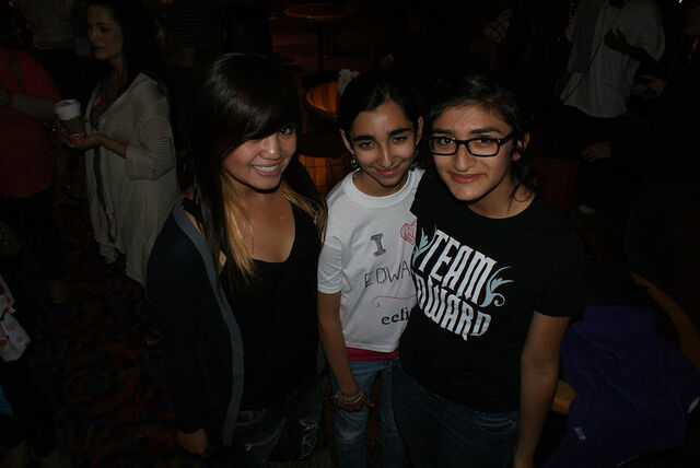 File:Twilightpremiere24.jpg