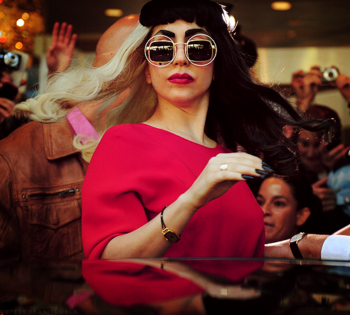 File:Hair-flip gaga.png