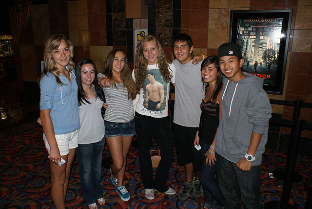 File:Twilightpremiere43.jpg