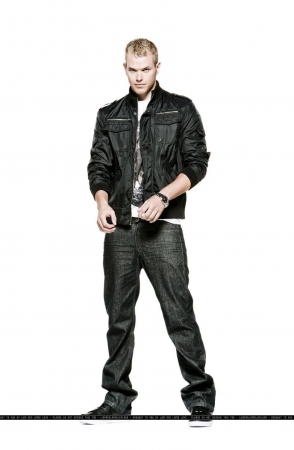 File:Kellan Lutz 33.jpg