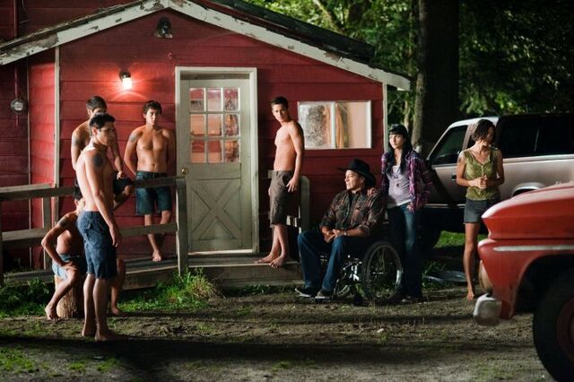 File:L-to-R-Paul-Seth-seated-Embry-Quil-Jared-Billy-Black-Emily-and-Leah.jpg