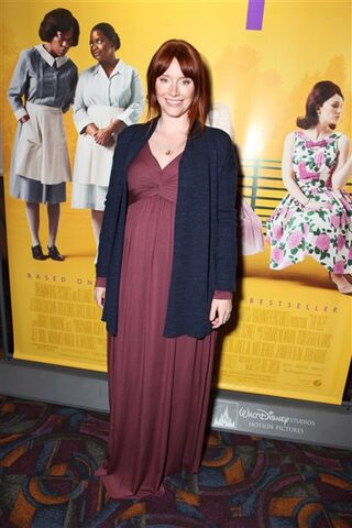 File:59645 Original-bryce dallas howard.jpg