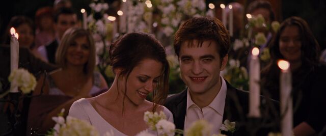File:BreakingDawnPt1-0820.jpg