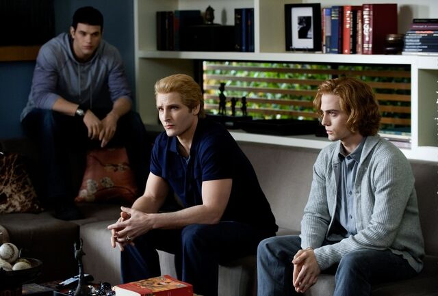 File:-Eclipse-DVD-Stills-HQ-emmett-cullen-17413028-1118-756.jpg