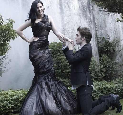 File:Kristen rob breaking dawn.jpg