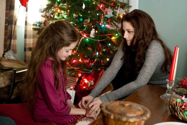 File:Renesmee-and-Bella.jpg