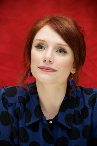 File:Bryce-dallas-howard-blue-outfit.jpg