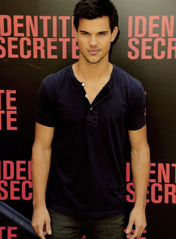 File:Tumblr ls6zrjPpVE1qjuw0xo1 500.jpg