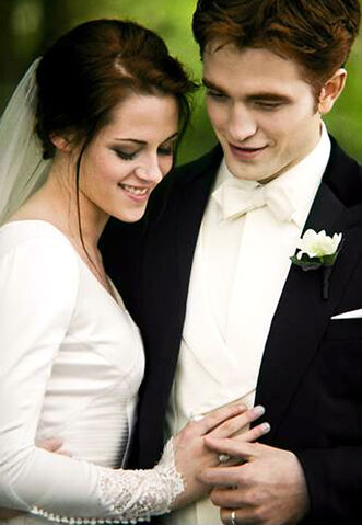 File:Edward and bella.jpg