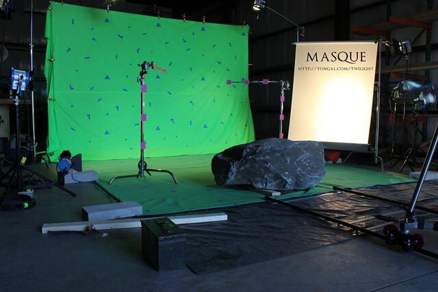 File:Masque-set-picture.jpg