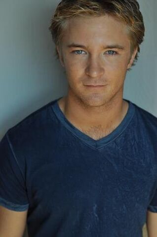 File:Michael Welch 5.jpg