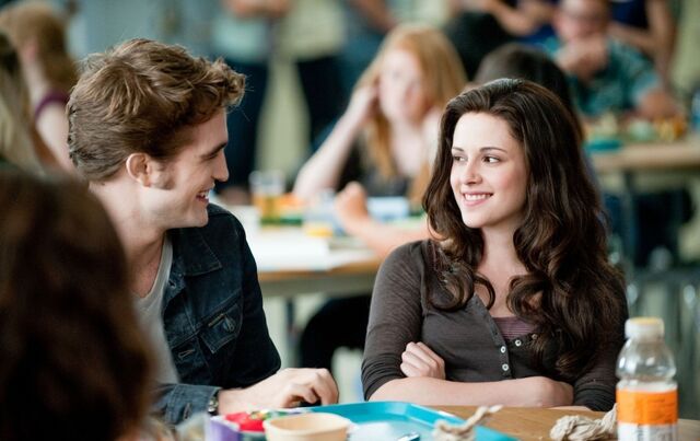 File:Eclipse edward bella smiles1.jpg
