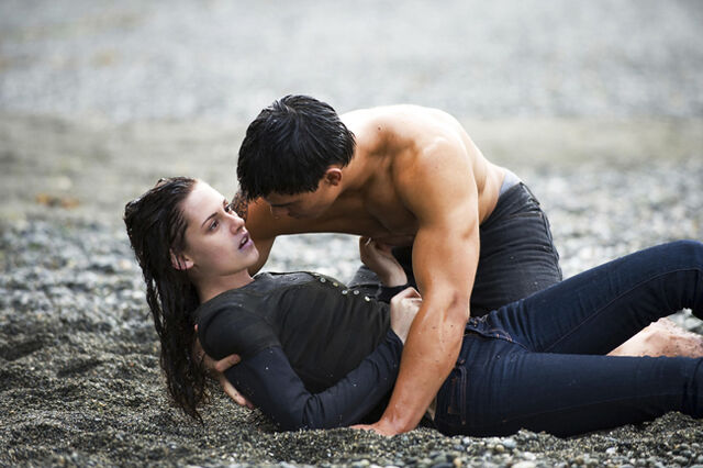 File:NM- Jacob Saves Bella.jpg