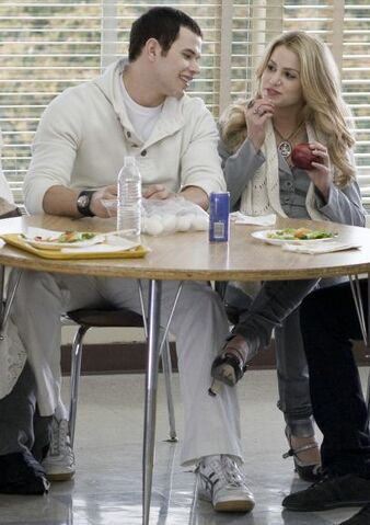 File:Emmett rosalie lunch.jpg