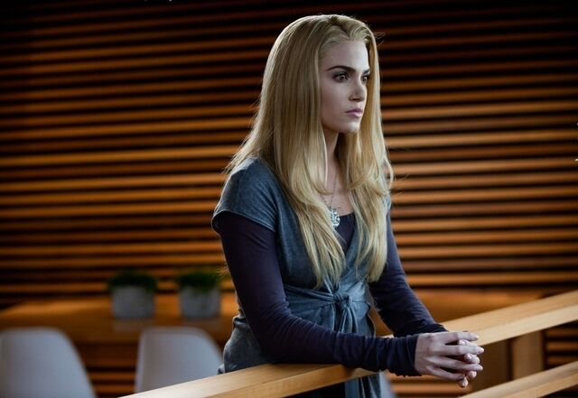 File:Rosalie-Hale-rosalie-cullen-17457761-1102-760-1-.jpg