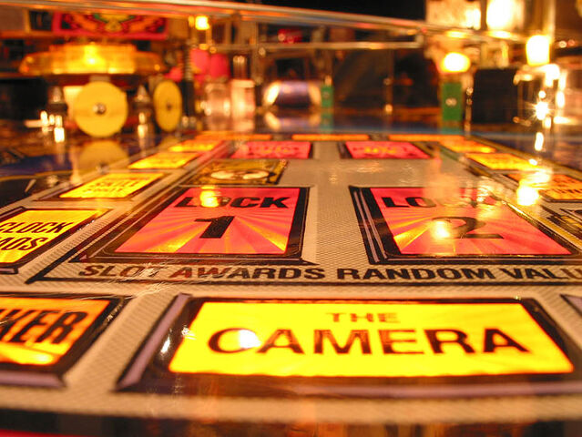 File:Twilight Zone Pinball Machine-3-6946.jpg