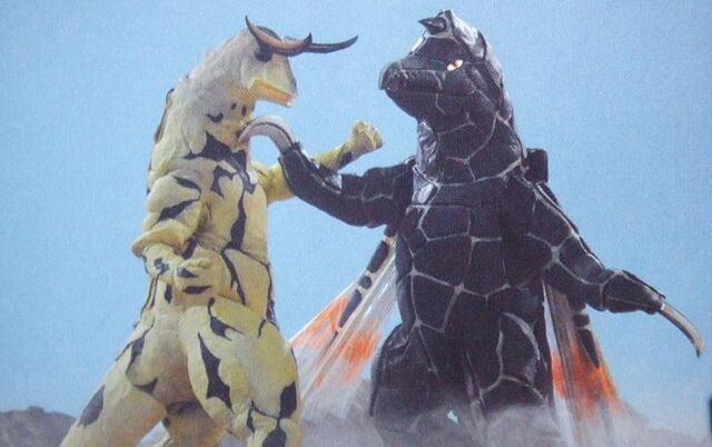 File:Dorako vs Elekingu.jpg