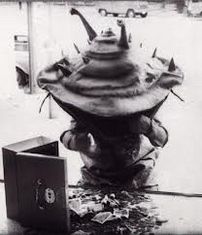 File:Kanegon eating.png