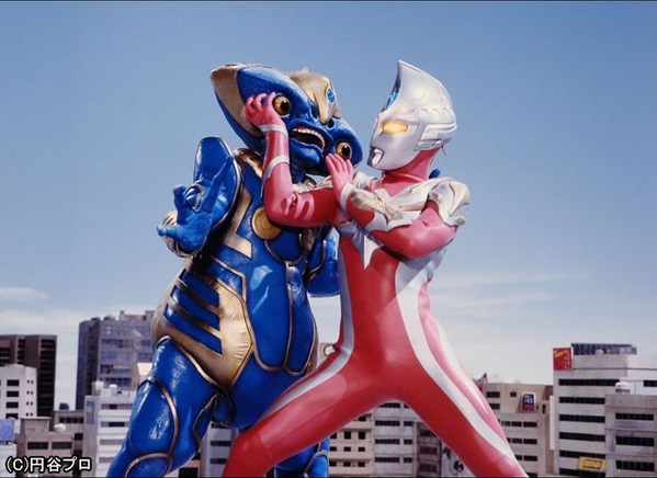 File:Max vs Alien Shamon.jpg