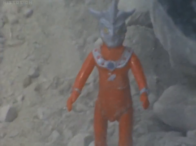 File:Leo was shrunk down in ep 26.png