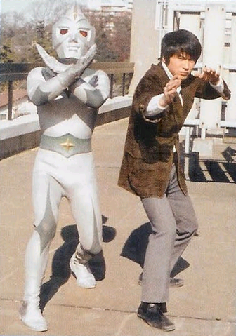 File:Mirrorman and Kagami.png