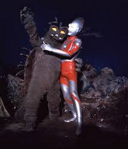 File:Kiyla v Ultraman.png