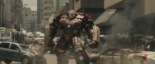 Ficheiro:Hulkbuster Armor-AOU.jpg
