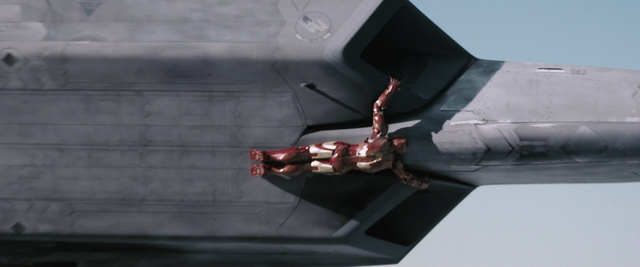 Ficheiro:IronManClingsToRaptorBelly-IM.png