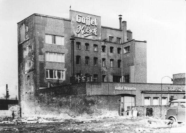 Datei:Gaffel Koelsch Brauerei Ruine 1945.jpg