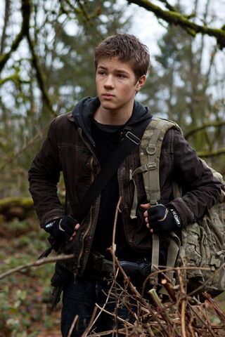 File:Falling-skies-connor-jessup.jpg