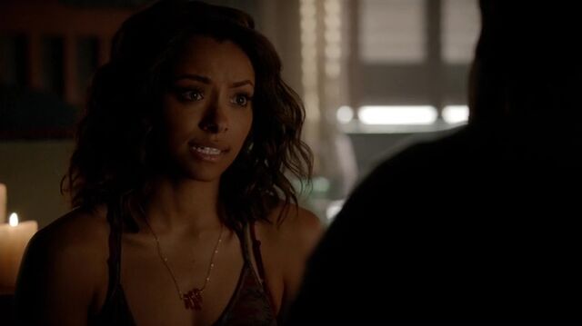 File:7X02-35-Bonnie.jpg