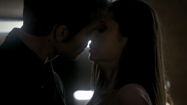 File:830px-Elijah-Elena-Rose-2x08-elijah-and-elena-17671552-1280-720.jpg