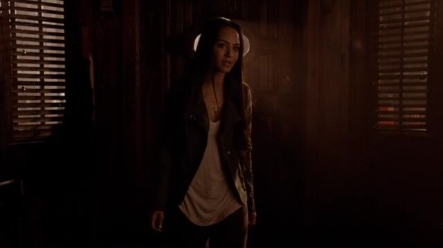File:6X16-69-Sarah.jpg
