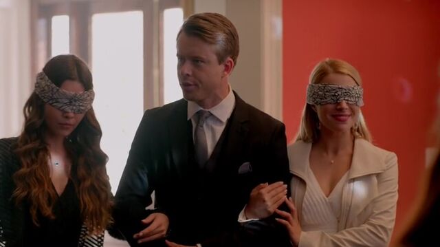 File:7X08-26-JulianNoraMary.jpg