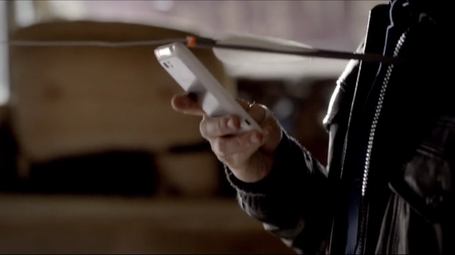 File:Damon-Salvatore-has-the-ATT-HTC-Vivid-on-The-Vampire-Diaries-Season-4-Episode-3-The-Rager.png