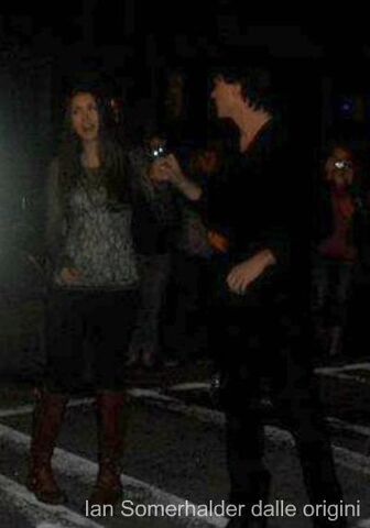 File:Nian-3-ian-somerhalder-and-nina-dobrev-27007528-400-571.jpg
