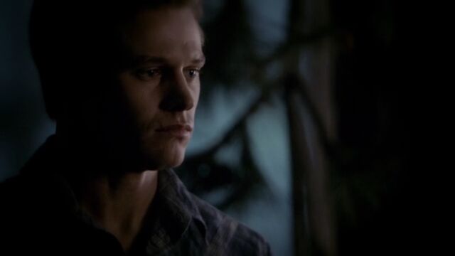 File:Matt 10 TVD 5x02.jpg