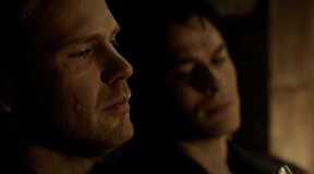 Matt-davis-as-alaric-saltzman-on-the-vampire-diaries-s03e20-do-not-go-gentle-1.png