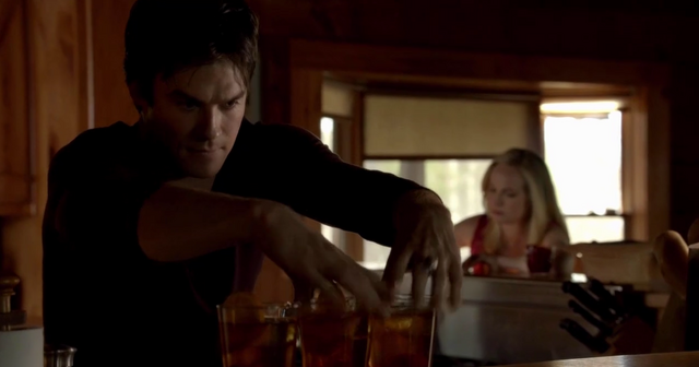 File:Damon-Caroline 5x20.png