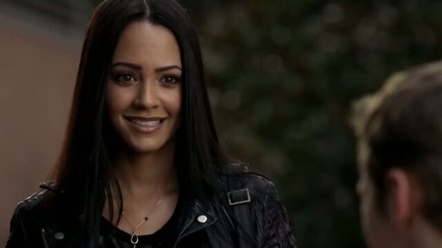 File:6X13-87-Sarah.jpg