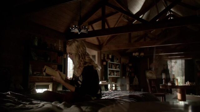 File:7X03-14-Caroline.jpg