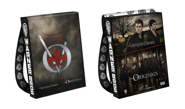File:2016-wbsdcc-the vampire diaries the originals bag.jpg