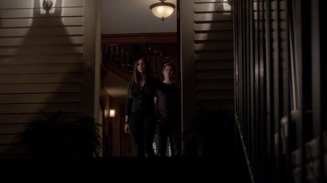 File:TVD4x11-Gilbert House 1.jpg