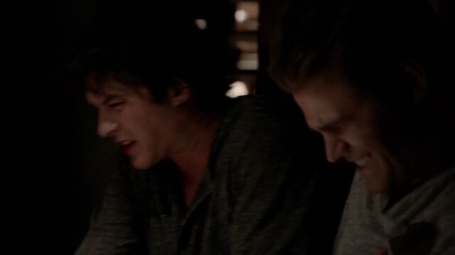 File:7X01-123-DamonStefan.jpg