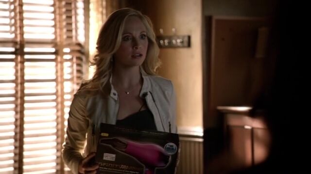 File:6X16-23-Caroline.jpg