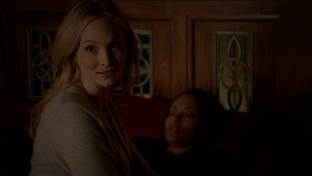 File:721-033~Stefan-Caroline.png